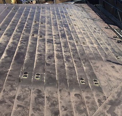 スレート屋根から横暖ルーフを使った屋根カバー工事を行いました！川口市屋根カバー工事　横暖ルーフαｓ　ニチハ　センタールーフ　スレートボロボロ　ガルバリウム鋼板　